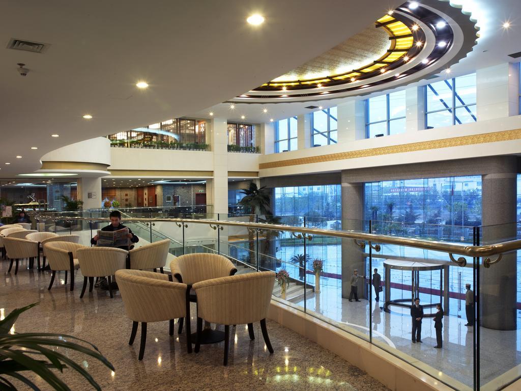 Отель Jinling Jingyuan Plaza Нанкин Интерьер фото
